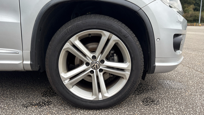 Volkswagen Tiguan 2.0 TDi BlueMotion Tech R-Line 5dr 150 DSG [NAV] Diesel Estate